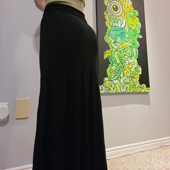 Full Length Skirt - Picture 2 of 3